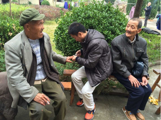 捐一件衣服送一份溫暖 捐一件衣服送一份溫暖