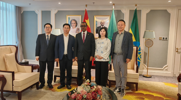 埃中商務論壇聚焦埃中經貿發(fā)展與投資機遇,湖北昌利公司受邀參加埃中商務論壇! 埃中商務論壇聚焦埃中經貿發(fā)展與投資機遇,湖北昌利公司受邀參加埃中商務論壇!