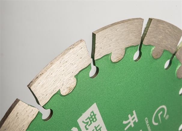 如何提高開(kāi)槽切割片刀頭金剛石的把持力呢？