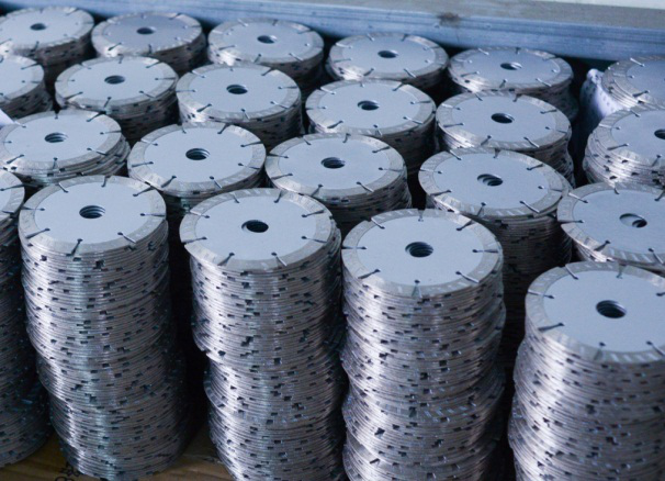 你知道石材專用鋸片冷卻潤滑劑由哪些物質(zhì)組成的嗎？